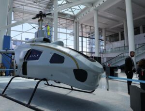 Türkiye’nin insansız helikopteri ALPİN denize iniyor!