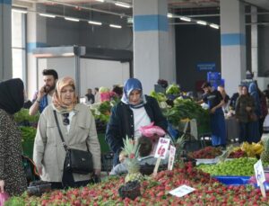 Ümraniye’de kapalı pazar alanı açıldı