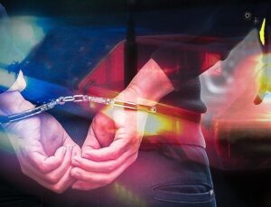 Umreye gitmek isteyen 400 kişiyi 10 milyon lira dolandırmışlar