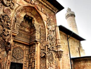 Yıllar sonra bir ilk! Tarihi Ulu Cami ibadete açılıyor! Açılışı Başkan Erdoğan yapacak