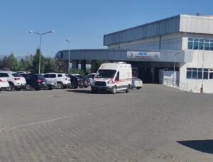 3 yaşındaki çocuk havuza düştü!