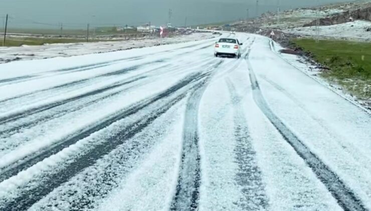 Ardahan’da dolu yağdı: Yollar beyaza büründü