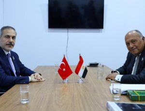 Bakan Fidan’dan Mısırlı mevkidaşı Şükri ile kritik görüşme