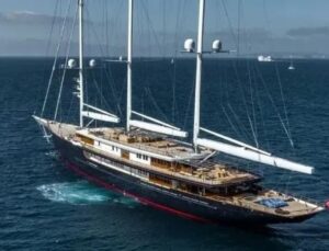 Dünyanın en zengin iş insanı Jeff Bezos 500 milyon dolarlık yatıyla Fethiye’de