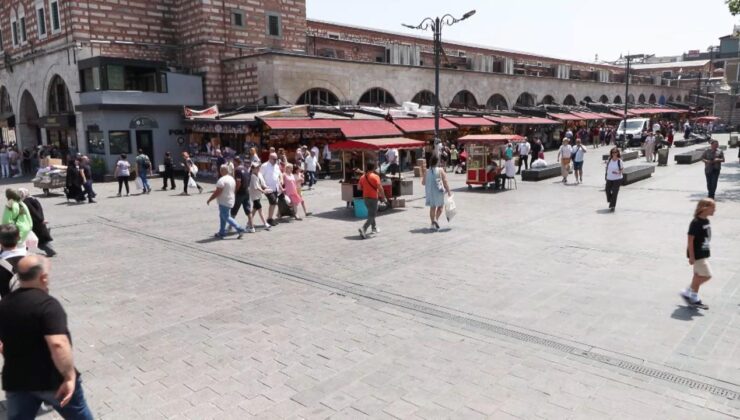 Eminönü’nde bayram öncesi beklenen yoğunluk oluşmadı