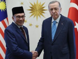 Erdoğan, Malezya Başbakanı İbrahim ile görüştü