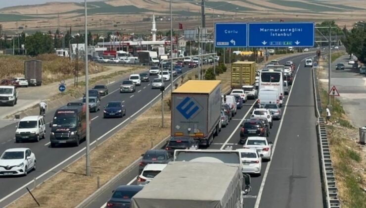 İstanbul’a dönüş çilesi devam ediyor! Tatil sonrası trafikte son durum