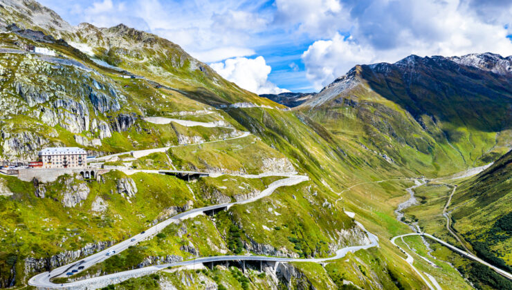 İsviçre Alplerinde ölümcül heyelan tehdidi! | Dış Haberler