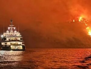 Yunanistan'da havai fişekler Hydra adasında yangına sebep oldu | Dış Haberler