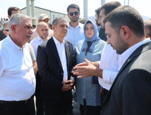 AK Parti heyetinden grevde olan işçilere destek