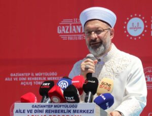 Ali Erbaş: Aileyi bozacak hareketlere kimse destek vermesin