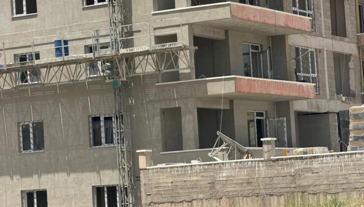 Ankara’da inşaat iskelesi çöktü: 4 yaralı