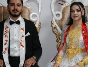 Aşiret düğününde dudak uçuklatan takı töreni! Tam 3 kilo altın, 4 milyon TL takıldı