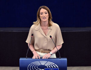 Avrupa Parlamentosu Başkanlığına yeniden Roberta Metsola seçildi | Dış Haberler