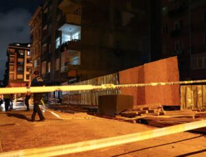 Bahçelievler’de duvarından parça düşen bina boşaltıldı