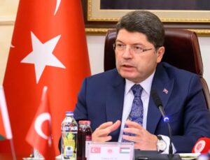 Bakan Tunç: Hayvanlarımızı da insanlarımızı da koruyacağız