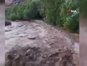Bayburt’ta sağanak sele neden oldu