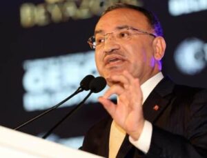 Bekir Bozdağ 15 Temmuz’u anlattı! Halkın tankları yendiği dönem