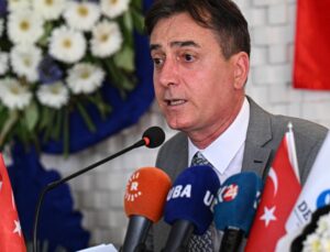 DEVA Partisi üyesi Salih Efe, genel başkanlığa adaylığını açıkladı
