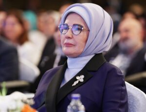 Emine Erdoğan’dan ‘koruyucu aile’ paylaşımı
