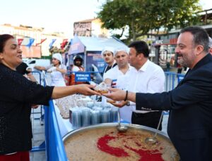 Esenler’de geleneksel aşure bereketi
