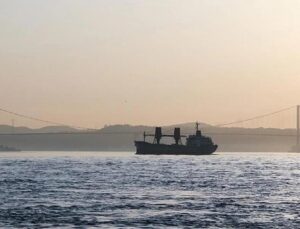 İstanbul Boğazı çift yönlü trafiğe kapandı!