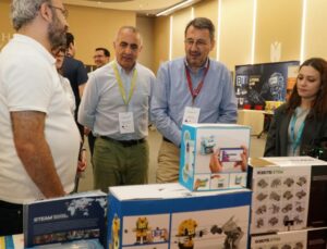 İstanbul’da 9 ülkeden akademisyen, öğretmen ve bilim meraklıları buluştu