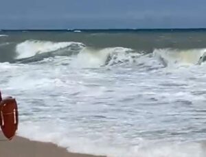 İstanbul’da riskli bölgede denize girdi, ölümle burun buruna geldi