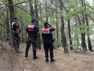Jandarma komandolar orman yangınlara karşı devriyede