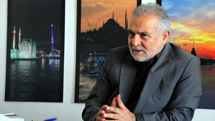 <p><span style="color:rgb(0, 0, 0)">Çocukluk dönemini Malatya'da geçiren Kenan Işık, ilk ve orta öğrenimine devam ederken diğer yandan da </span><span style="color:rgb(0, 0, 0)">Malatya Halkevi'nde amatör tiyatro yapmaya başladı. Liseye ise Ankara'da devam etti. Bu dönemde ise </span><span style="color:rgb(0, 0, 0)">Meydan Sahnesi'ne girdi.</span></p>