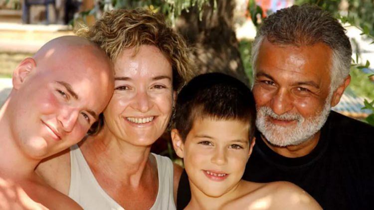 <p>KENAN IŞIK'IN ÇOCUKLARI</p><p>Kenan Işık'ın çocukları Mehmet Işık ve Ahmet Işık'tır. </p>