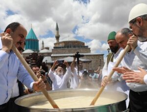Konya Büyükşehir ve İrfa, Aşure geleneğini “Huzur-ı Pir’de Aşure” programıyla yaşatıyor