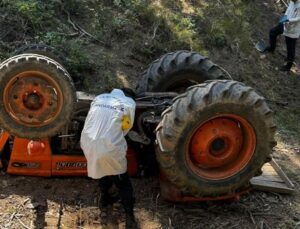 Kütahya’da feci kaza: Devrilen traktörün sürücüsü öldü!