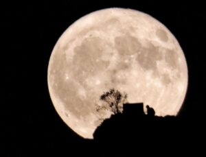 Mehmetçik ve dolunayın görüntüsü mest etti