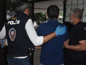 Mersin’de ‘müstehcen yayın’ operasyonu: 12 zanlıdan 5’i tutuklandı