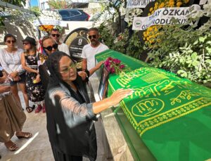 Safiye Soyman’ın oğlu Harun Akaröz Bodrum’da toprağa verildi