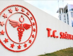 Sağlık Bakanlığından şiddete uğrayarak yoğun bakıma kaldırılan doktor hakkında açıklama