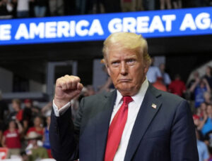 Trump, Filistin Devlet Başkanı Abbasın gönderdiği mektubu paylaştı: "Orta Doğu'da barışı tesis etmeyi dört gözle bekliyorum!" | Dış Haberler