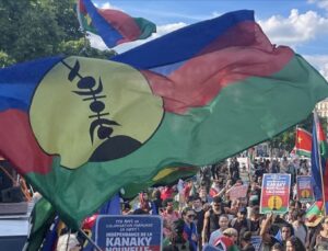 Yeni Kaledonya'da bağımsızlık yanlıları Fransız güvenlik güçlerinin adadan ayrılmasını istiyor | Dış Haberler