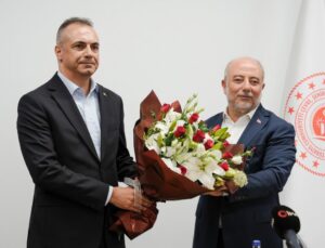 Yerel yönetimlerin tecrübeli ismi Dr. M. Ejder Batur Çevre Şehircilik İl Müdürü oldu