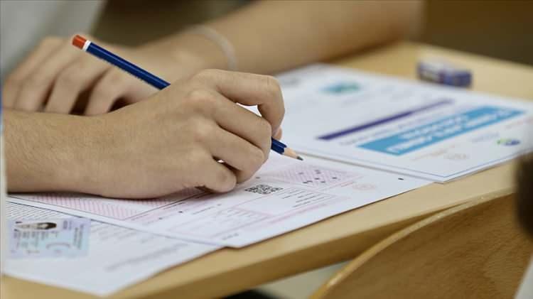 <p>Almanca Sevgi Kırmızıbekmez, Kabataş Erkek Lisesi-İstanbul,</p><p> </p>