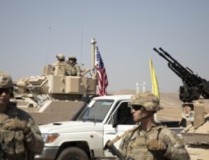 ABD güçleri, Fırat nehrinin kıyısındaki üslerine 700 PKK/YPG'li terörist sevk etti | Dış Haberler