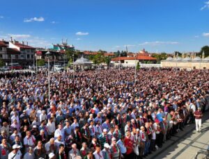 Binlerce Konyalı şehit İsmail Heniyye için gıyabi cenaze namazında buluştu