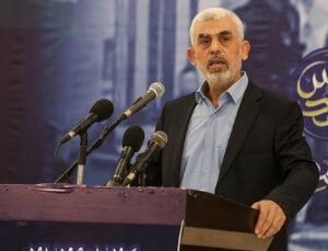 Gazze liderliğinden siyasi büro başkanlığına: Hamas'ın yeni lideri Yahya Sinvar kimdir? | Dış Haberler