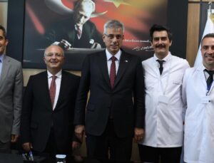 Sağlık Bakanı Memişoğlu, Bayburt’ta ziyaretlerde bulundu