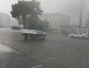 Tekirdağ’da fırtına: Çatılar uçtu, ağaçlar devrildi!