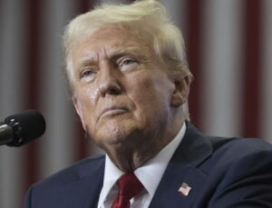 Trump, muhtemel rakibi Harris'in "Hint kökenli olduğu halde siyahi olarak bilinmek istediğini" söyledi | Dış Haberler