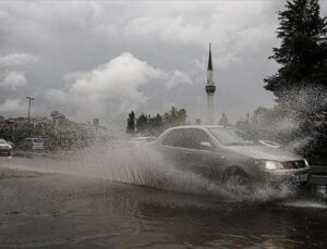 Valilik duyurdu! İstanbul için sağanak yağış uyarısı!